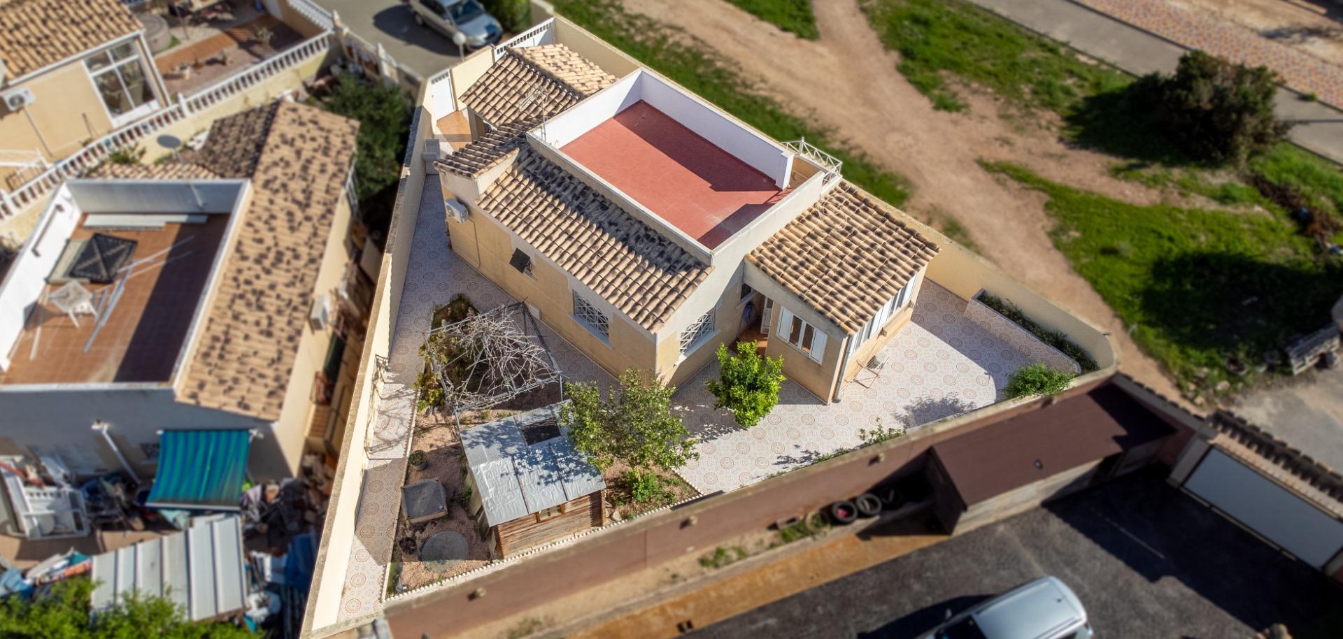 Building detail of the villa in La Siesta, Torrevieja