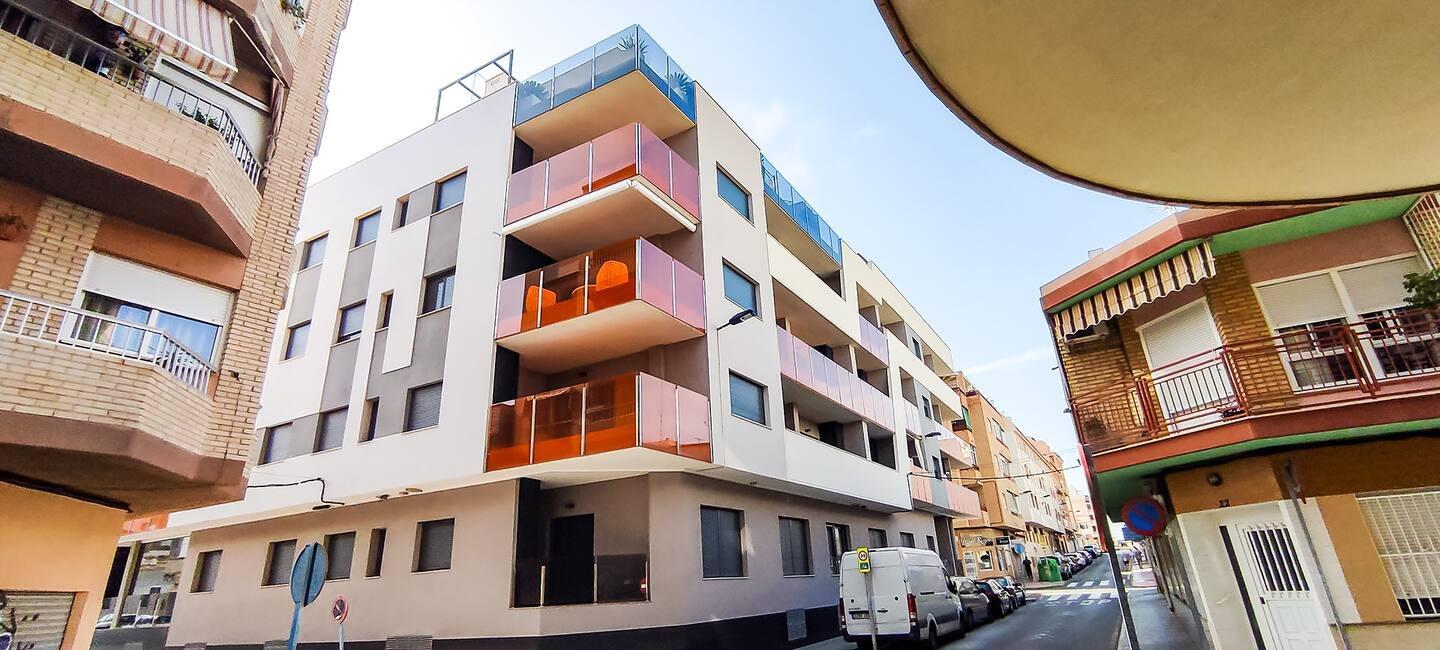Apartment for sale in Centro, Torrevieja - exterior view of the residential building