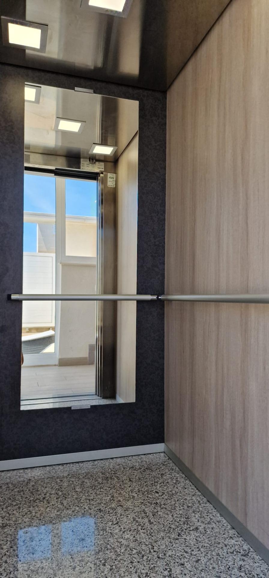 Complex grounds of the apartment in Centro, Torrevieja (view 30)