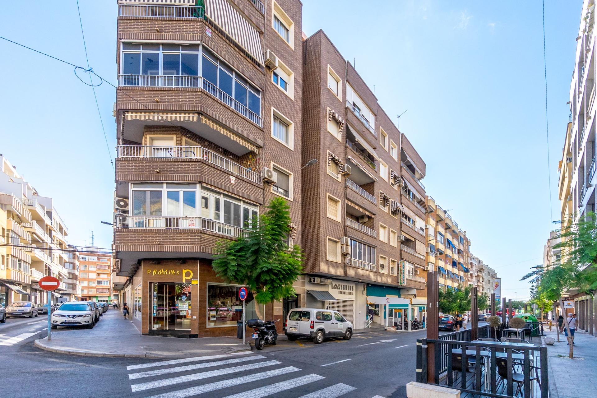 Parking area of the apartment in Torrevieja, Torrevieja (view 27)