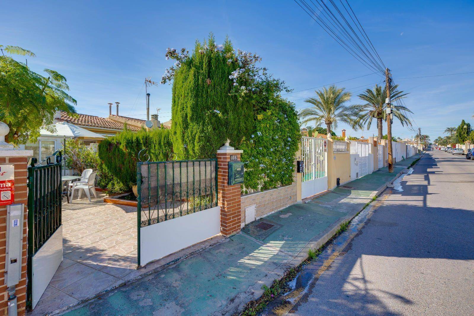 Entrance gate to the property