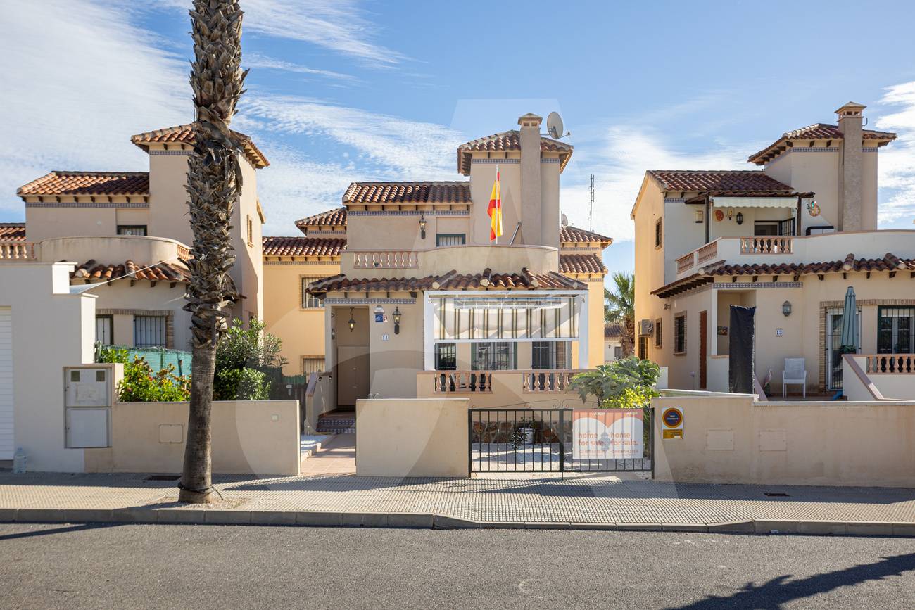 Renovated villa in El Edén, Guardamar