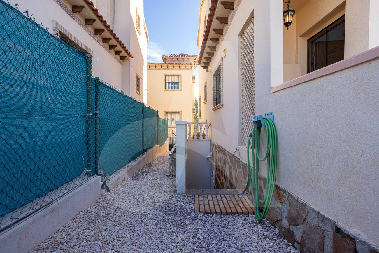 Entrance of the villa in El Edén, Guardamar Del Segura (view 36)
