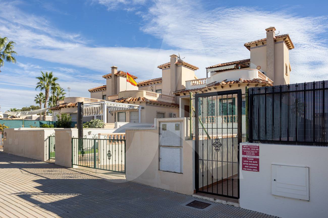 Parking area of the villa in El Edén, Guardamar Del Segura (view 37)