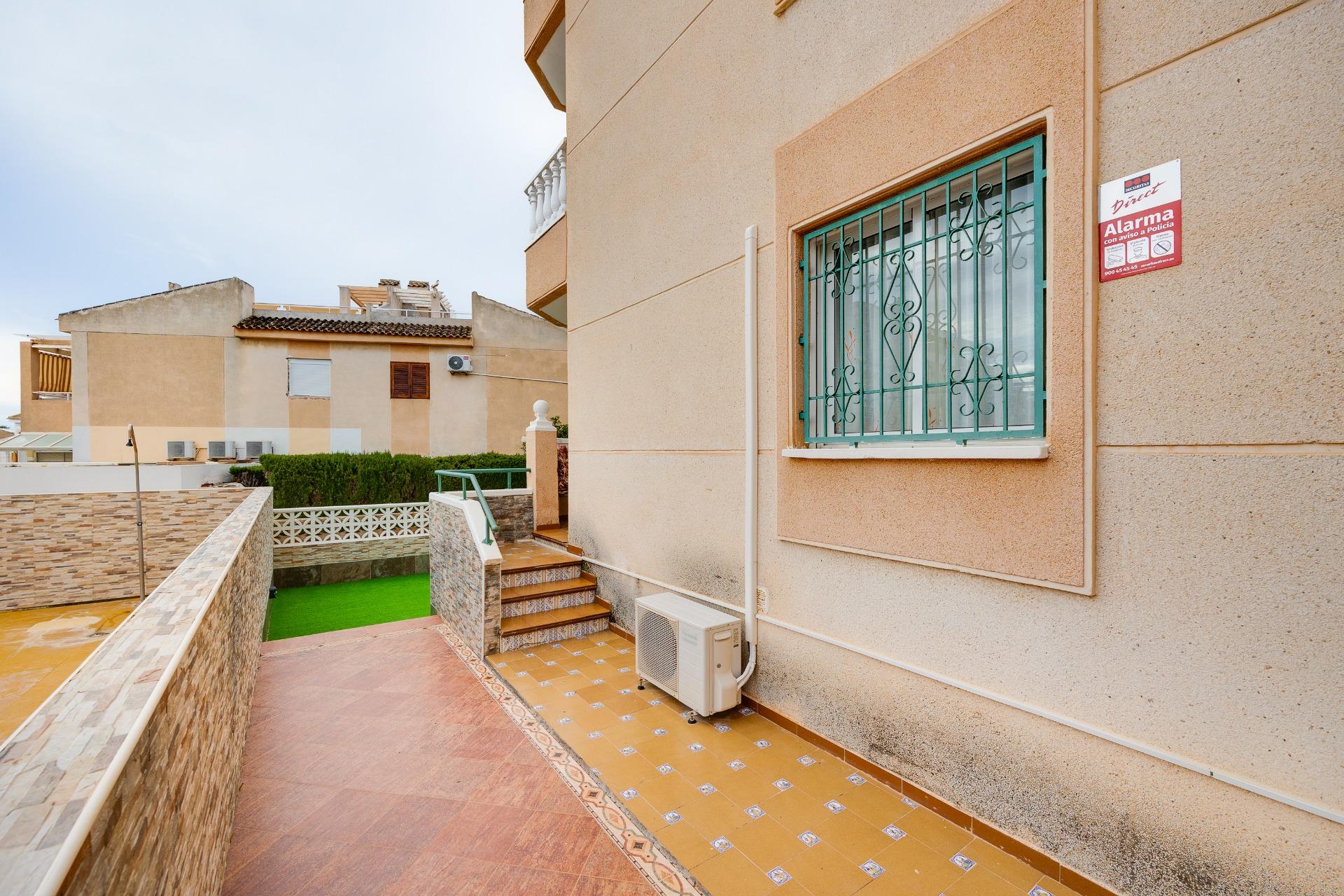 Stairwell of the apartment in Rosaleda-los frutales, Torrevieja (view 25)