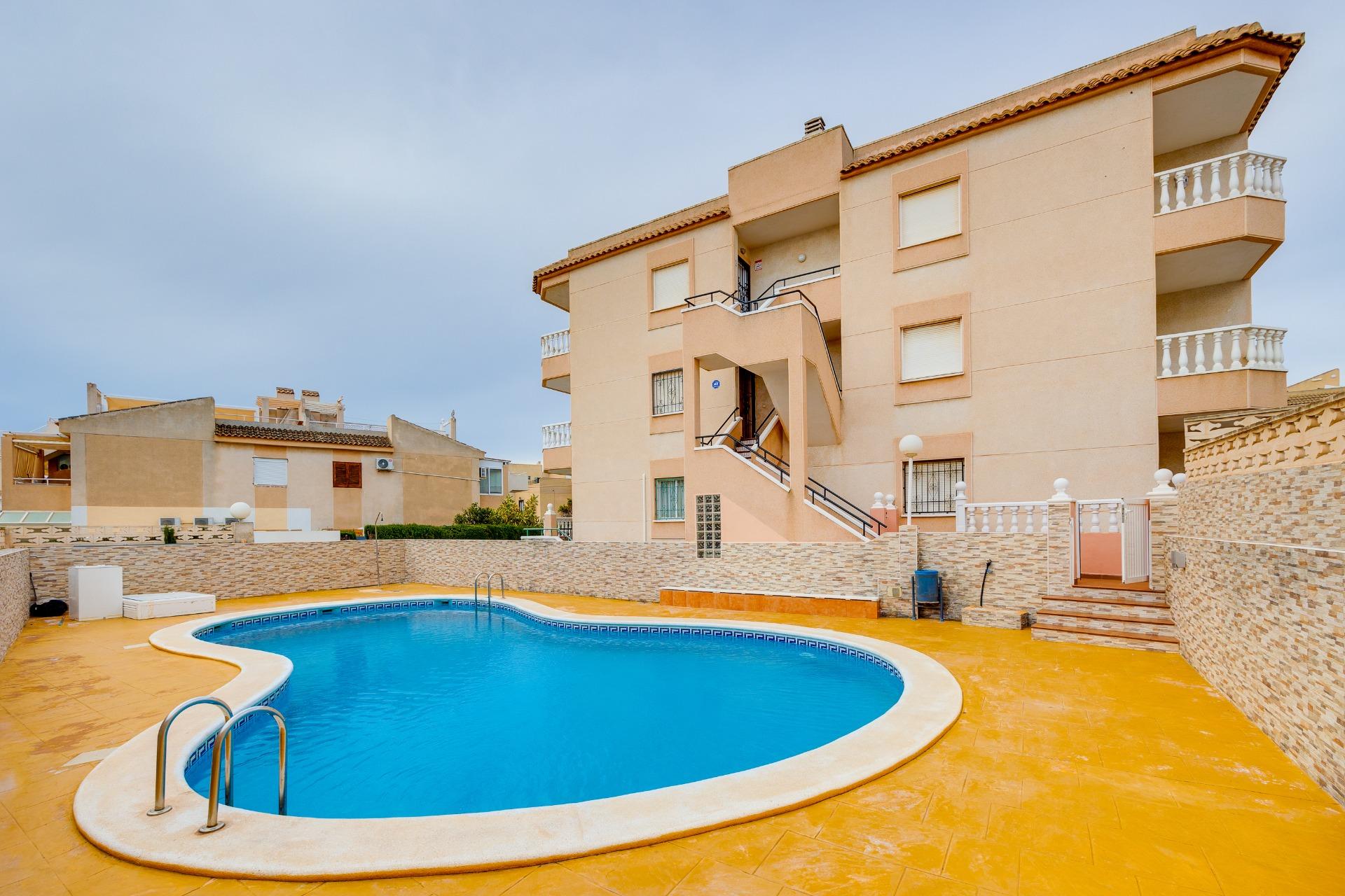Complex grounds of the apartment in Rosaleda-los frutales, Torrevieja (view 30)