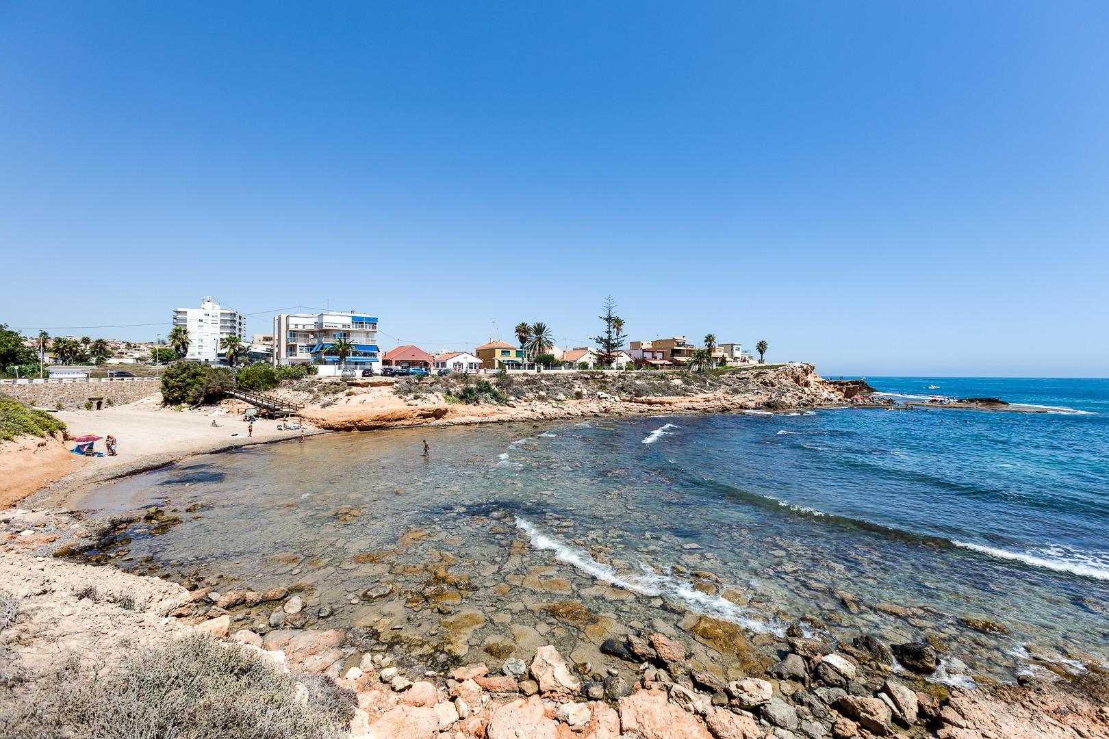 Complex grounds of the apartment in Rosaleda-los frutales, Torrevieja (view 40)
