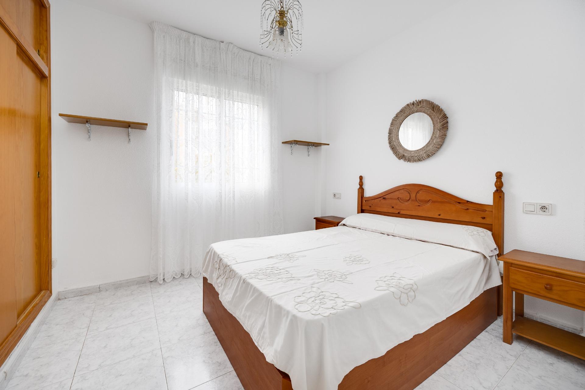 Bedroom in 2-bedroom apartment, Rosaleda-los frutales
