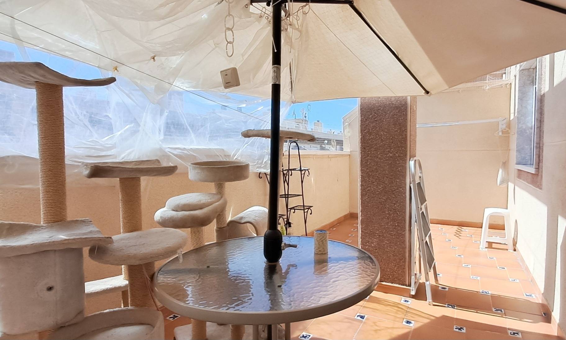 Renovated penthouse apartment in Torrevieja centre