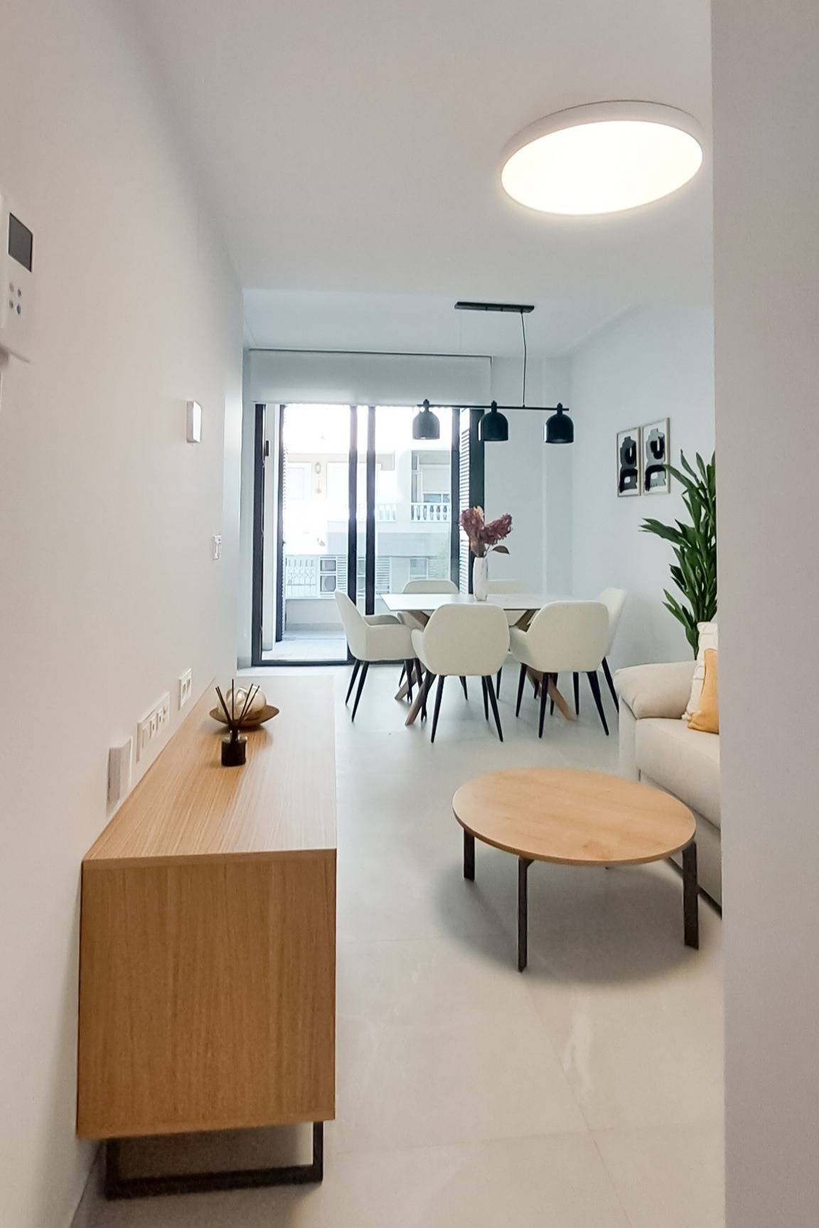 Apartment for sale in Zona los Frutales, Torrevieja - exterior view of the residential building