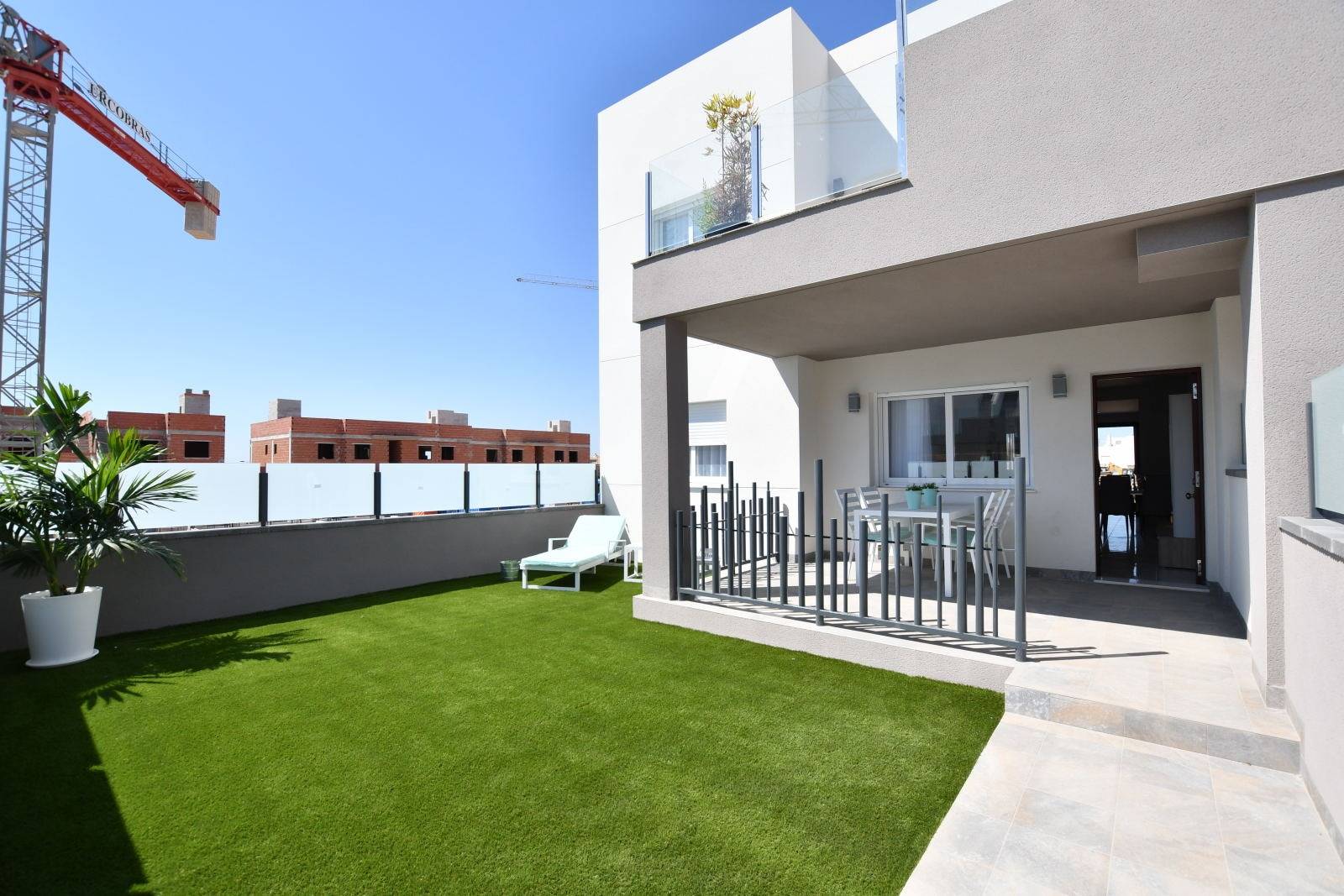 Bungalow for sale in La cañada, San Miguel De Salinas - exterior view of the residential building