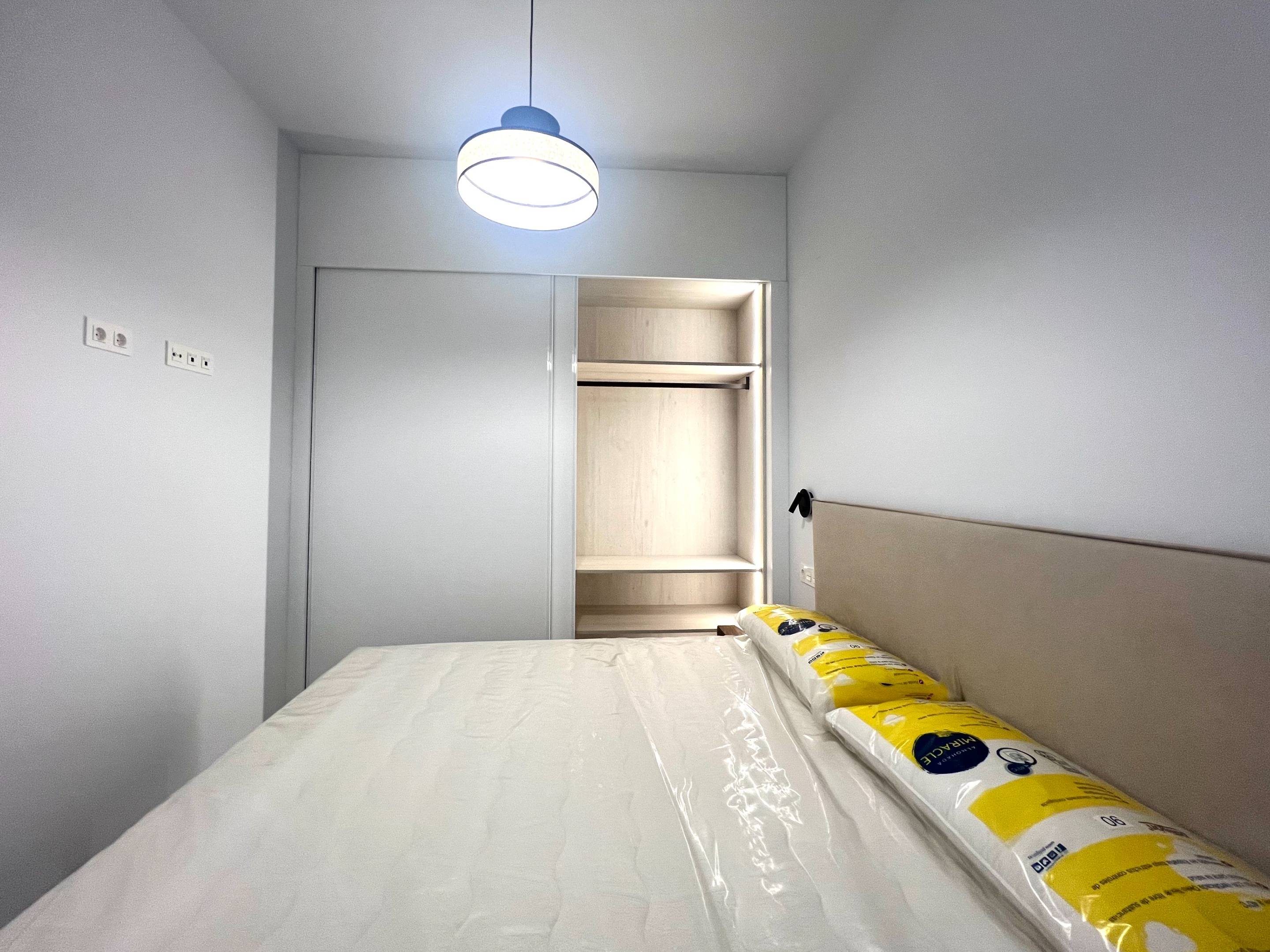 Bedroom in 2-bedroom apartment, Centro