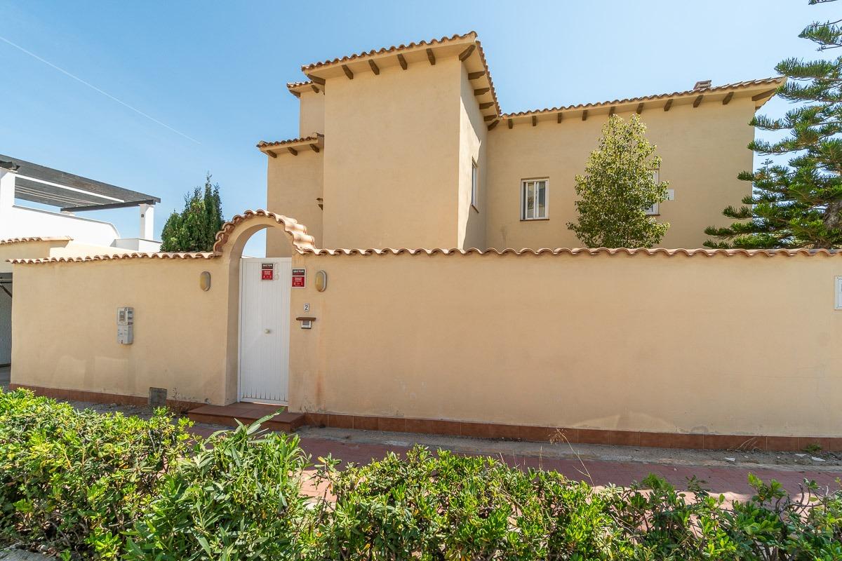 Parking area of the villa in Torrevieja, Torrevieja (view 47)