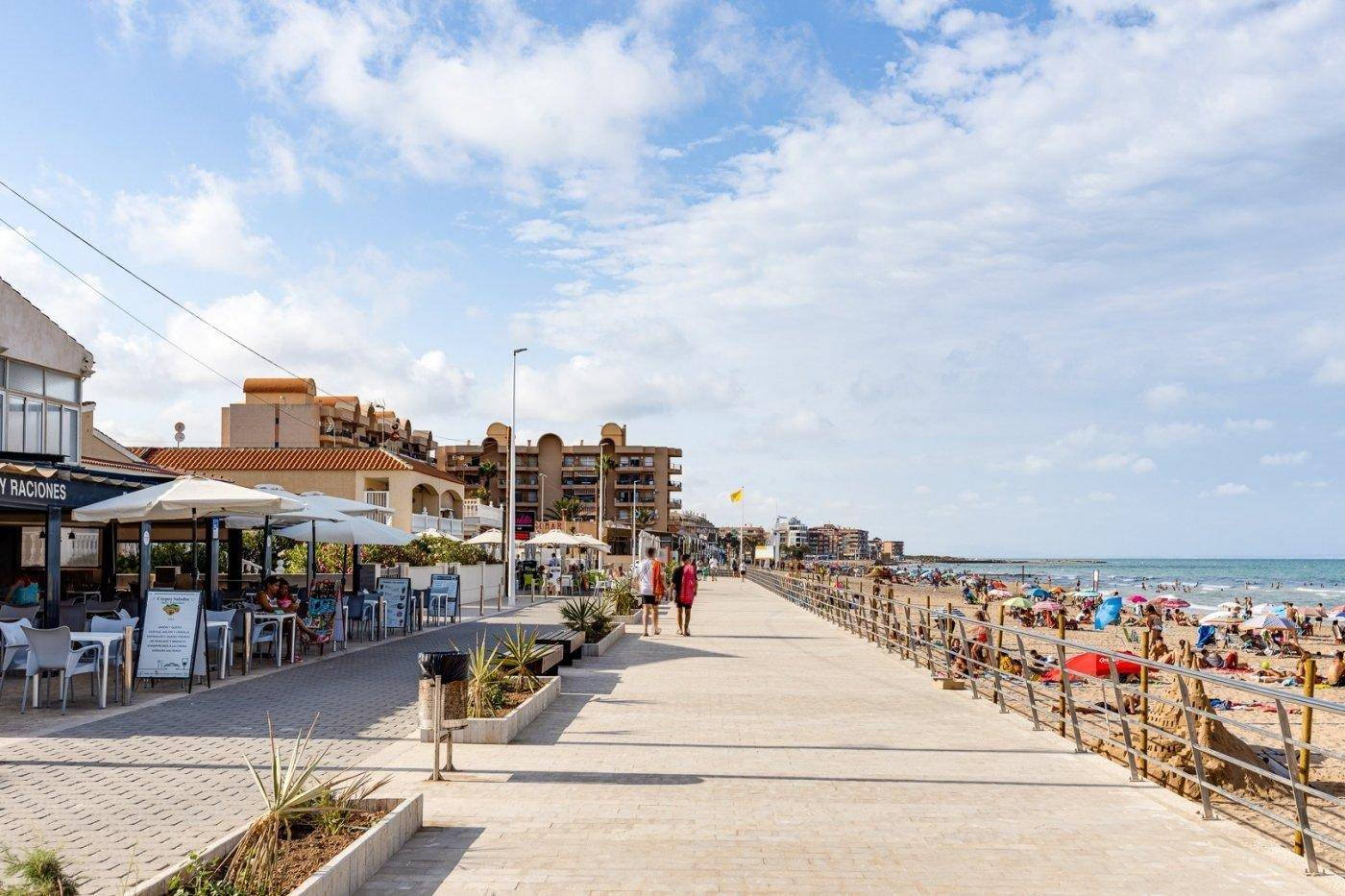 Neighbourhood view of the bungalow in La Mata, Torrevieja (view 29)