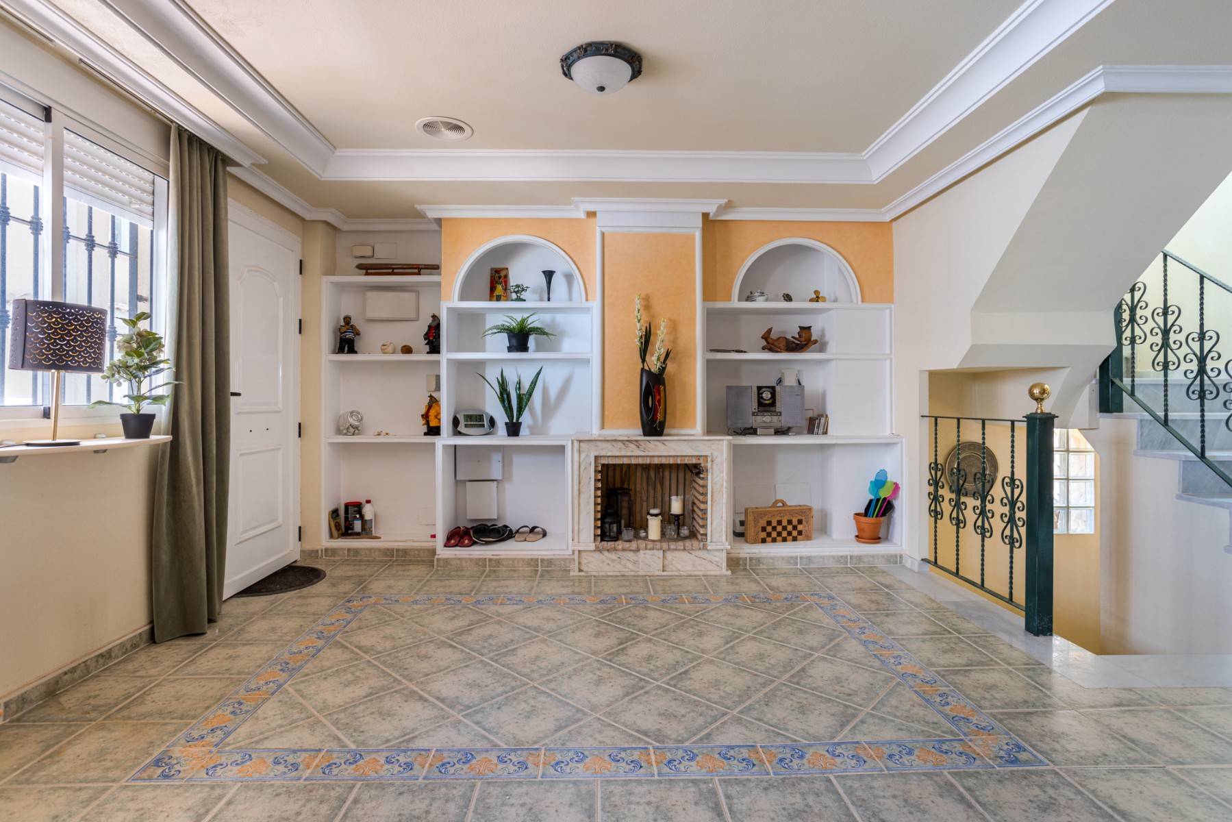 Living area in 2-bedroom villa, Urbanizaciones