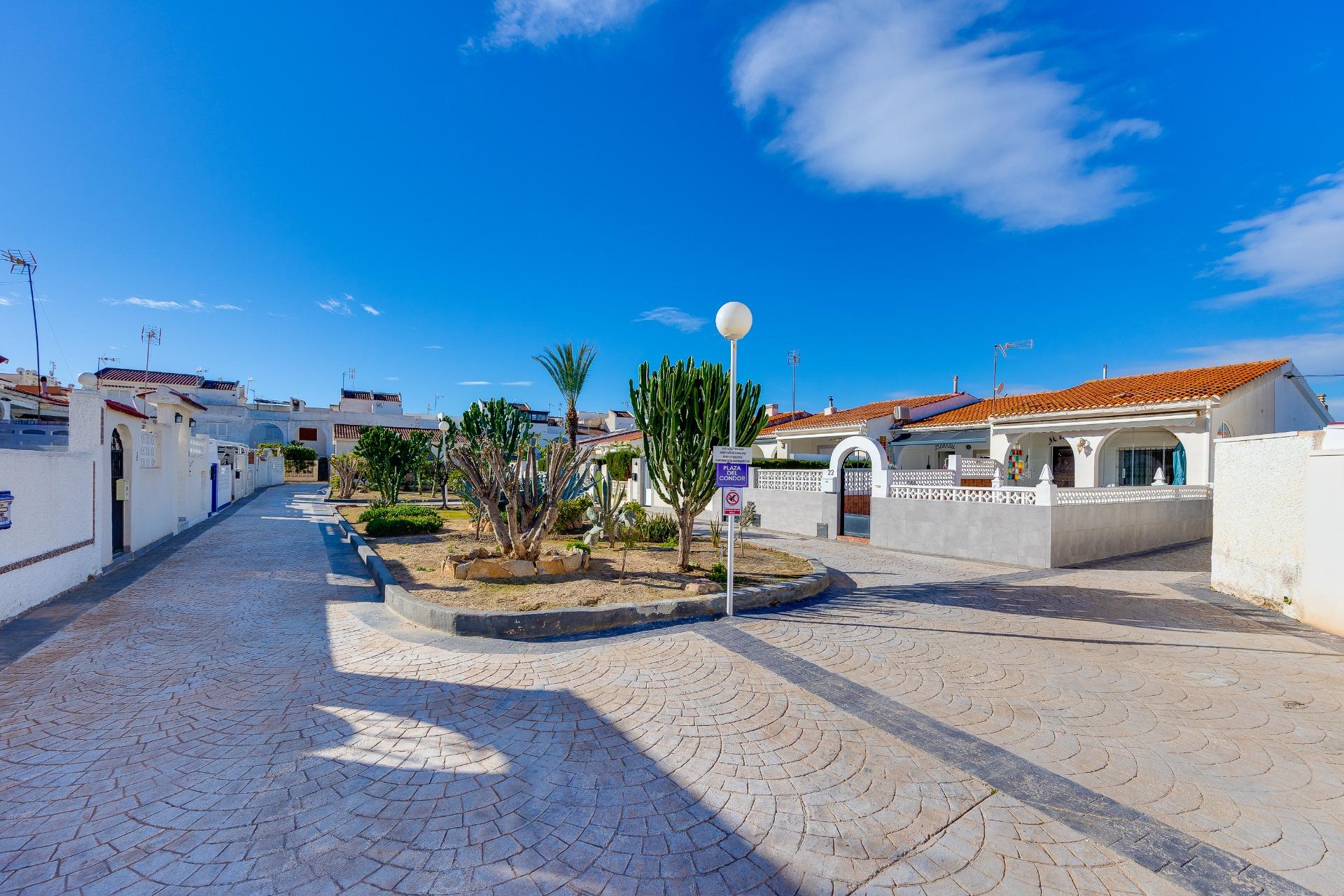 Hallway of the villa in Playa de los Locos, Torrevieja (view 42)