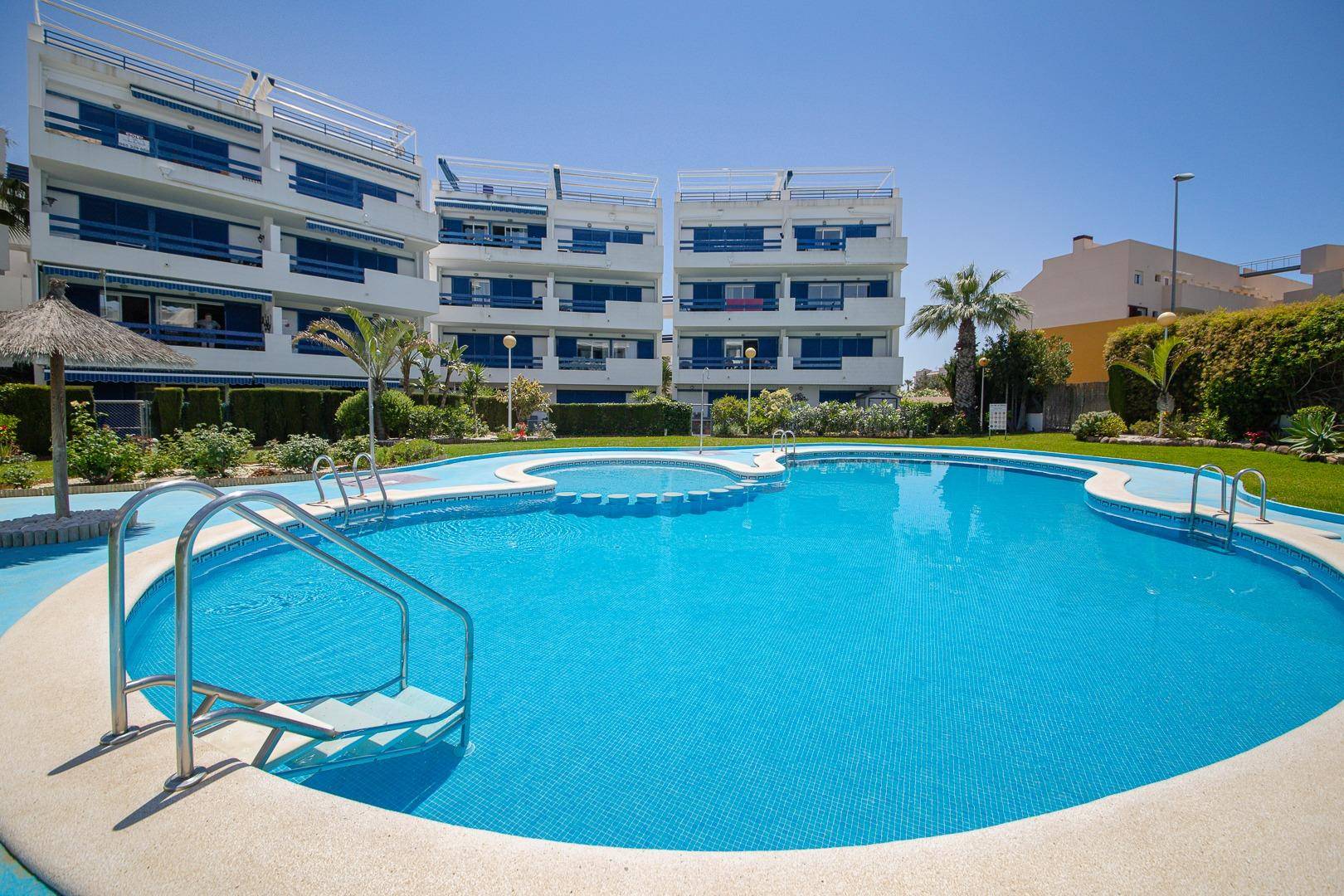 Apartment for sale in Orihuela Costa, Orihuela Costa - exterior view of the residential building
