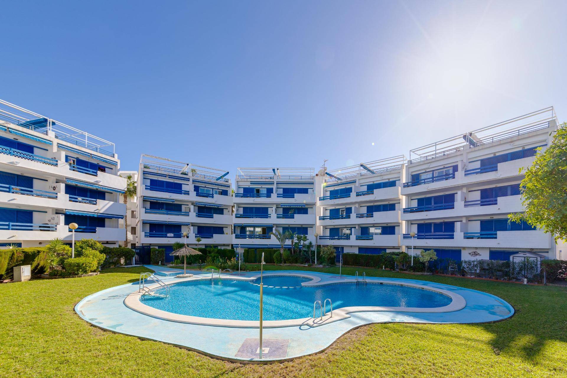 Neighbourhood view of the apartment in Orihuela Costa, Orihuela Costa (view 29)