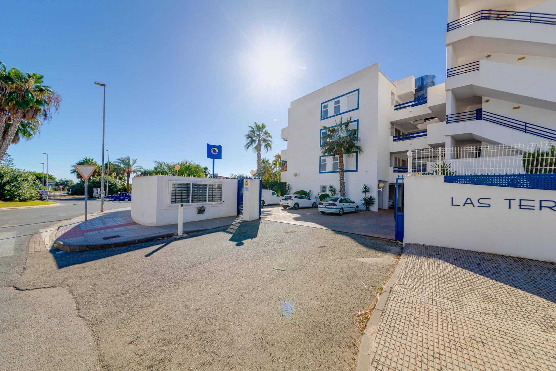 Complex grounds of the apartment in Orihuela Costa, Orihuela Costa (view 30)