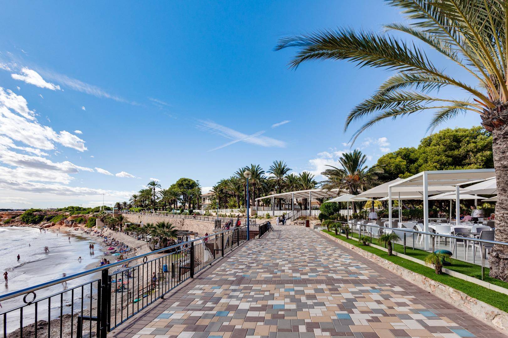 Street view of the apartment in Orihuela Costa, Orihuela Costa (view 38)