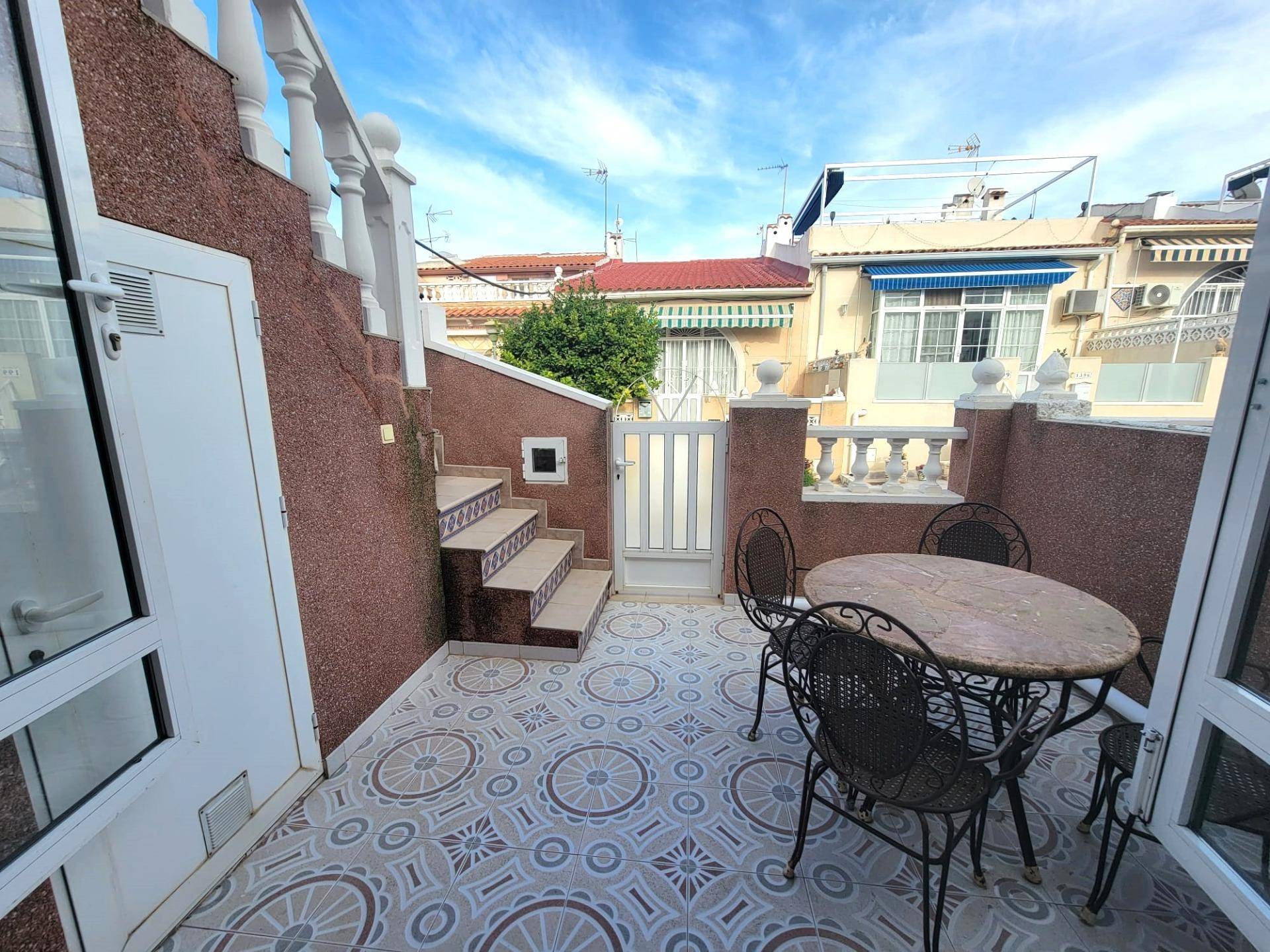 Street view of the villa in La Siesta, Torrevieja
