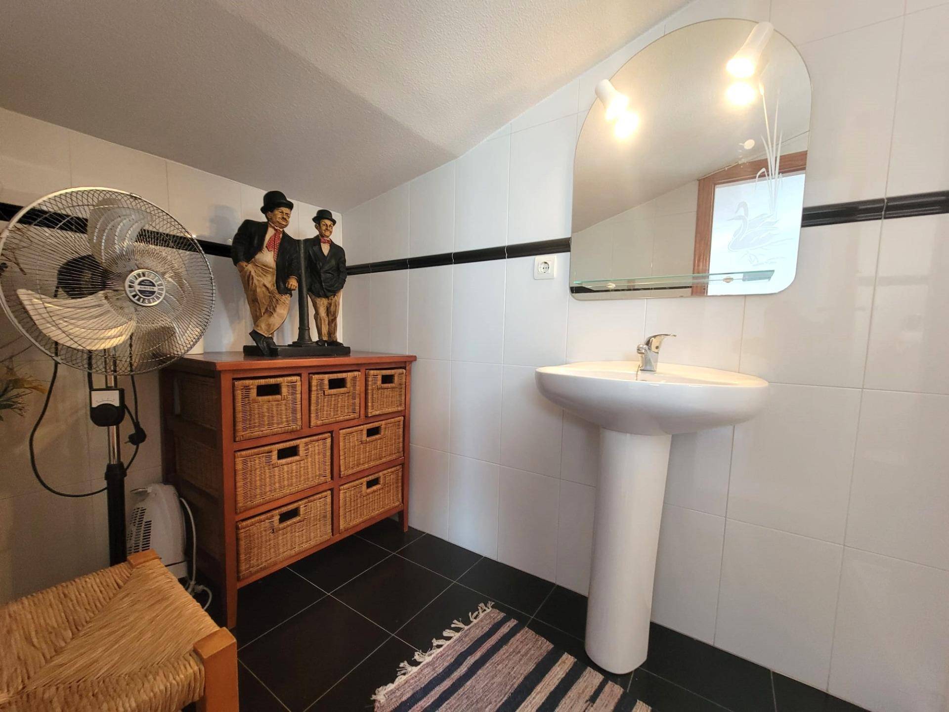 Utility room of the villa in La Siesta, Torrevieja (view 24)