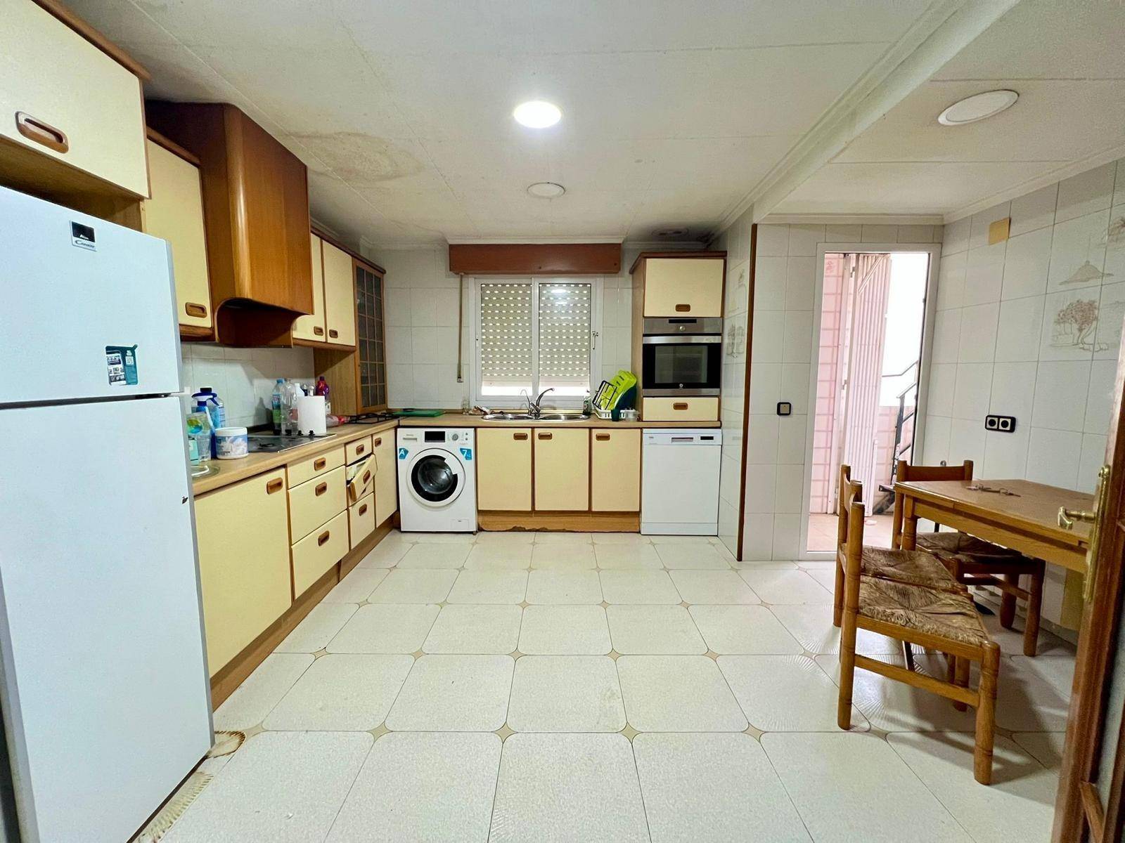 Living area in 4-bedroom apartment, Estacion de autobuses