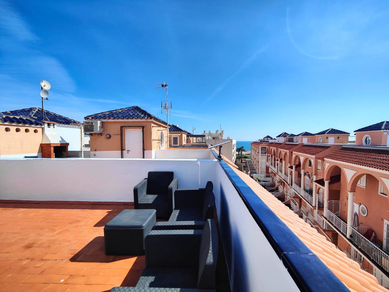 Penthouse for sale in La Mata Pueblo, Torrevieja - exterior view of the residential building