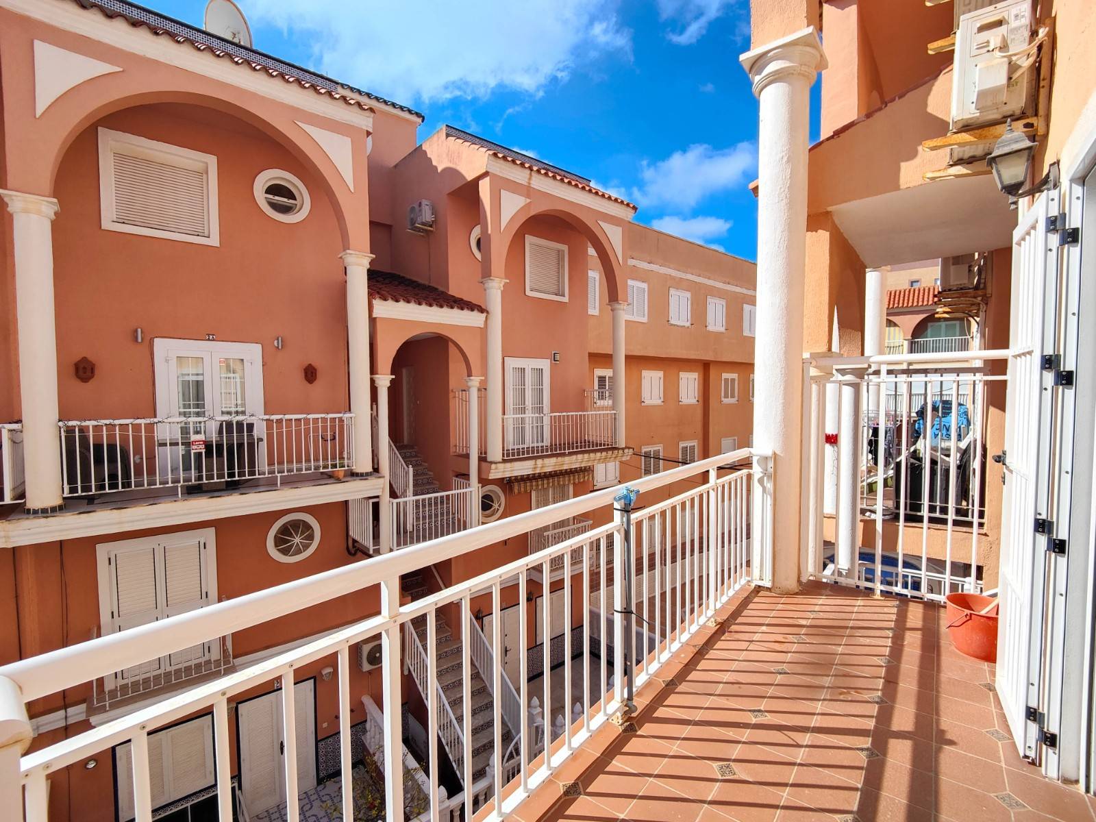 Hallway of the penthouse in La Mata Pueblo, Torrevieja (view 22)