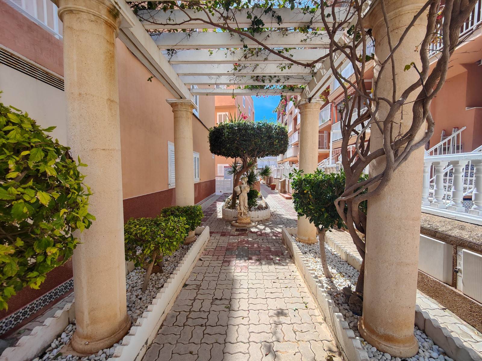 Parking area of the penthouse in La Mata Pueblo, Torrevieja (view 47)
