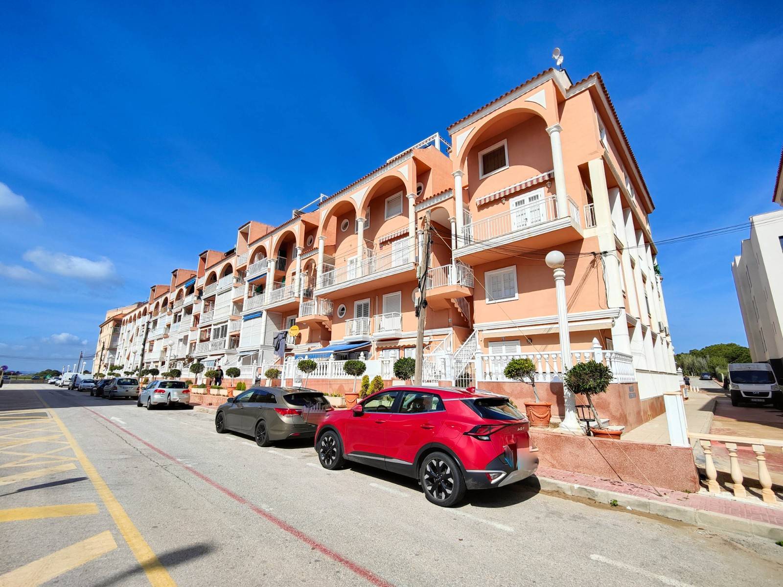 Neighbourhood view of the penthouse in La Mata Pueblo, Torrevieja (view 49)