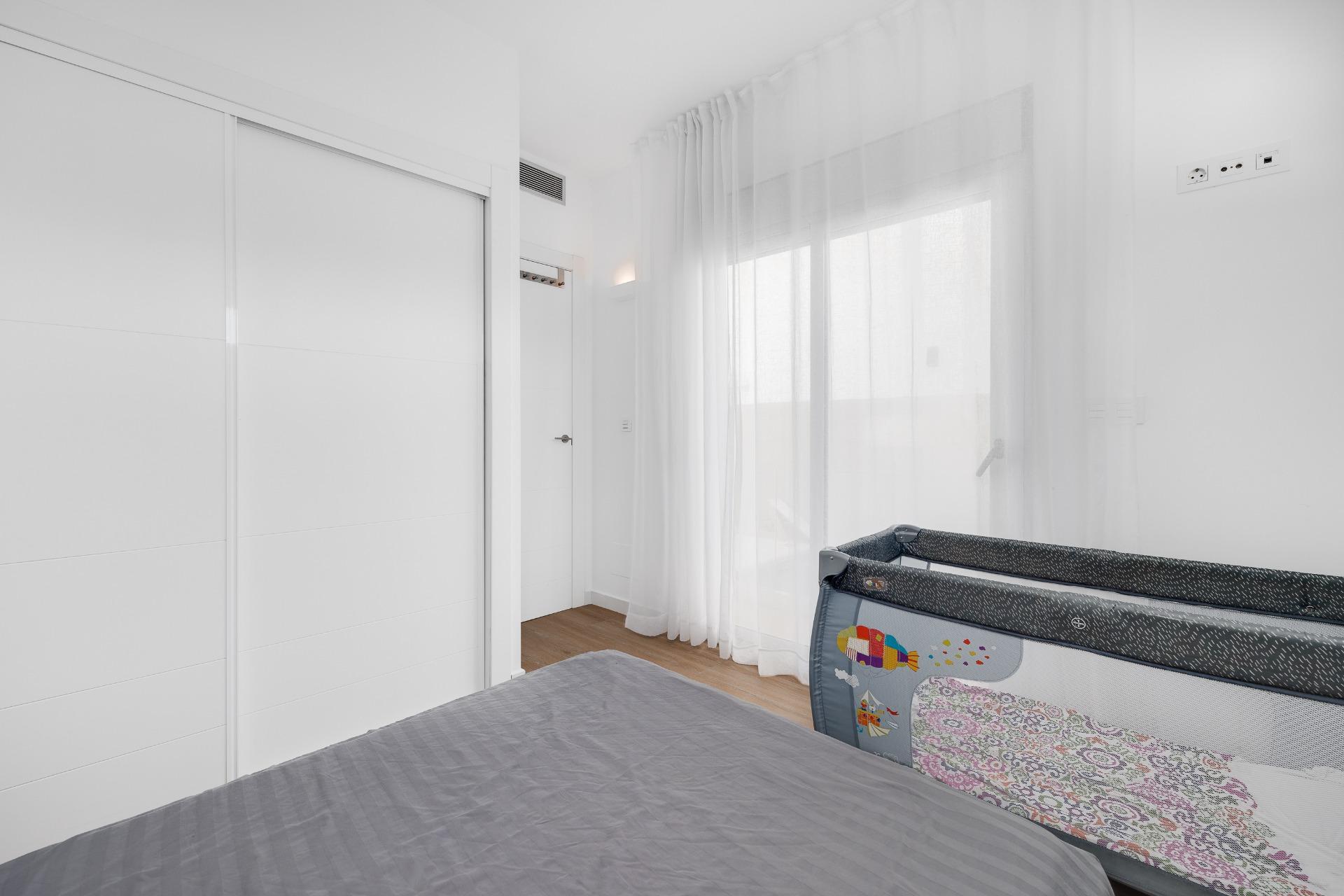 Air conditioning unit mounted on wall
