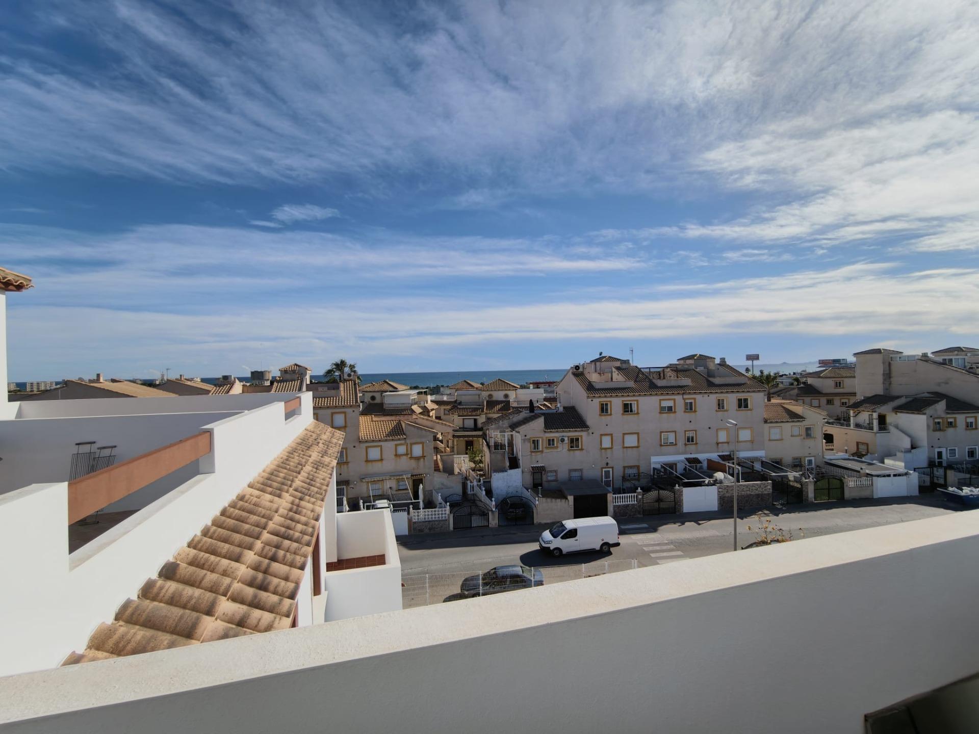 Hallway of the penthouse in Punta Prima, Torrevieja (view 42)