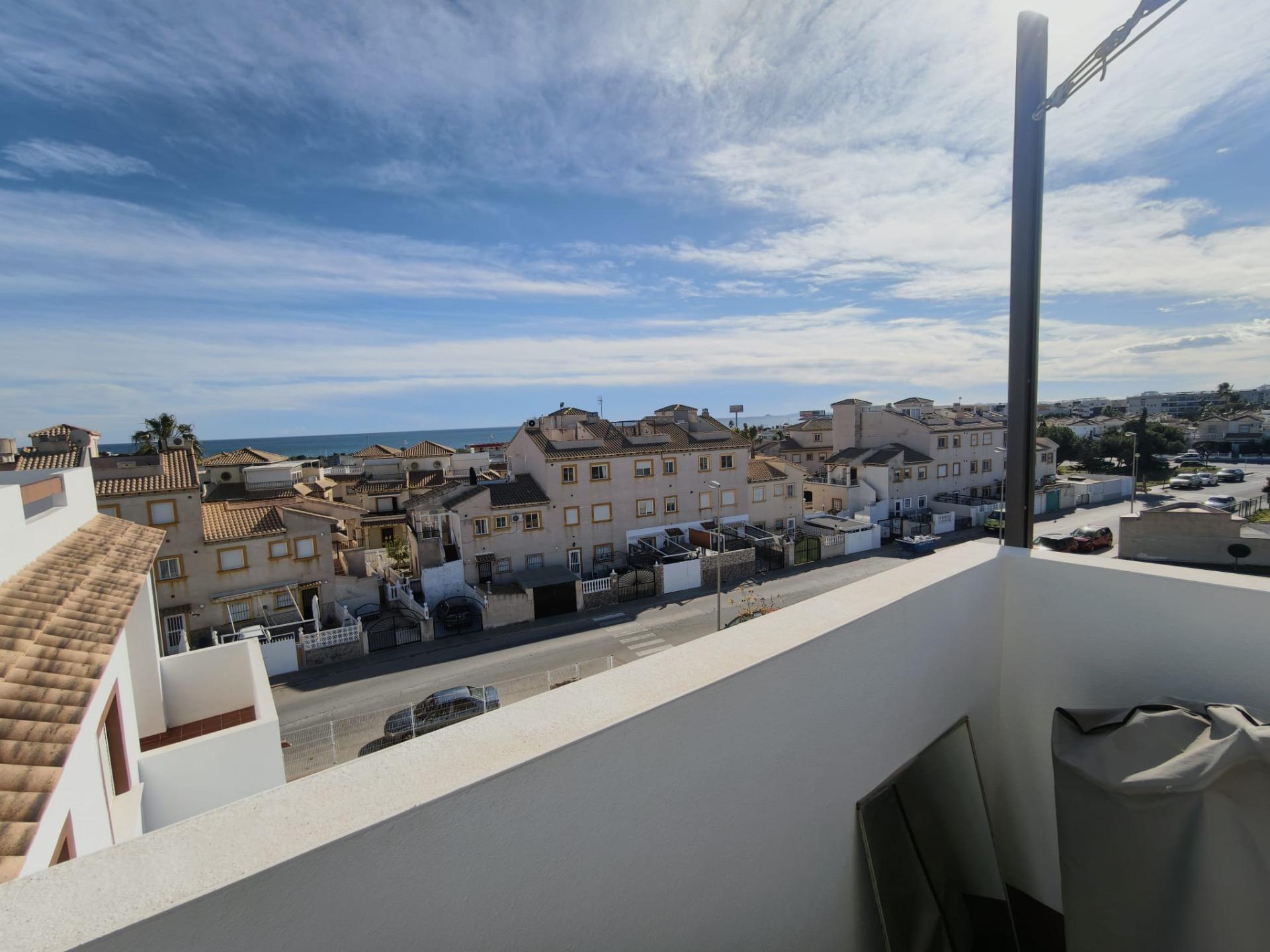 Neighbourhood view of the penthouse in Punta Prima, Torrevieja (view 49)