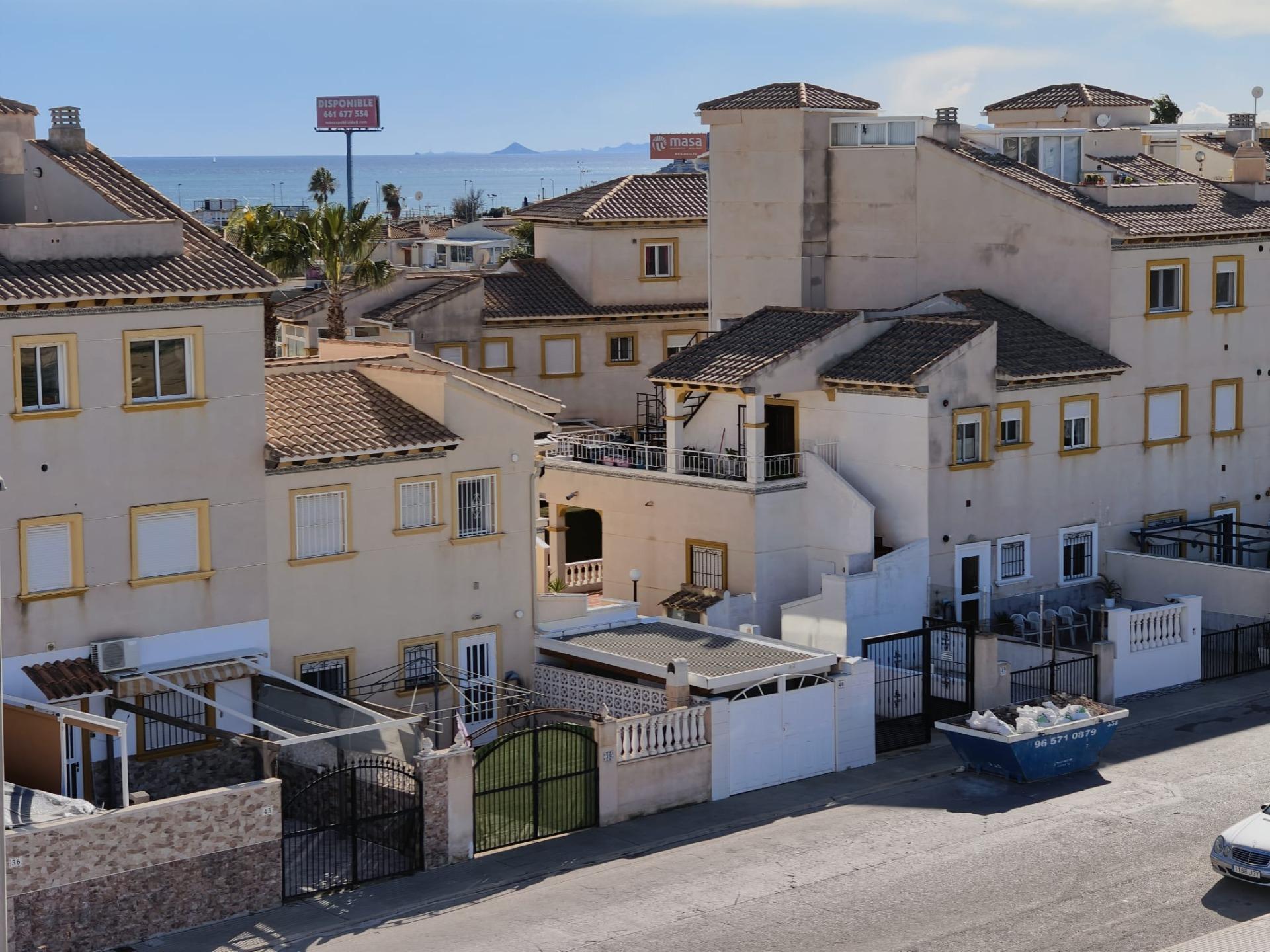 Complex grounds of the penthouse in Punta Prima, Torrevieja (view 50)