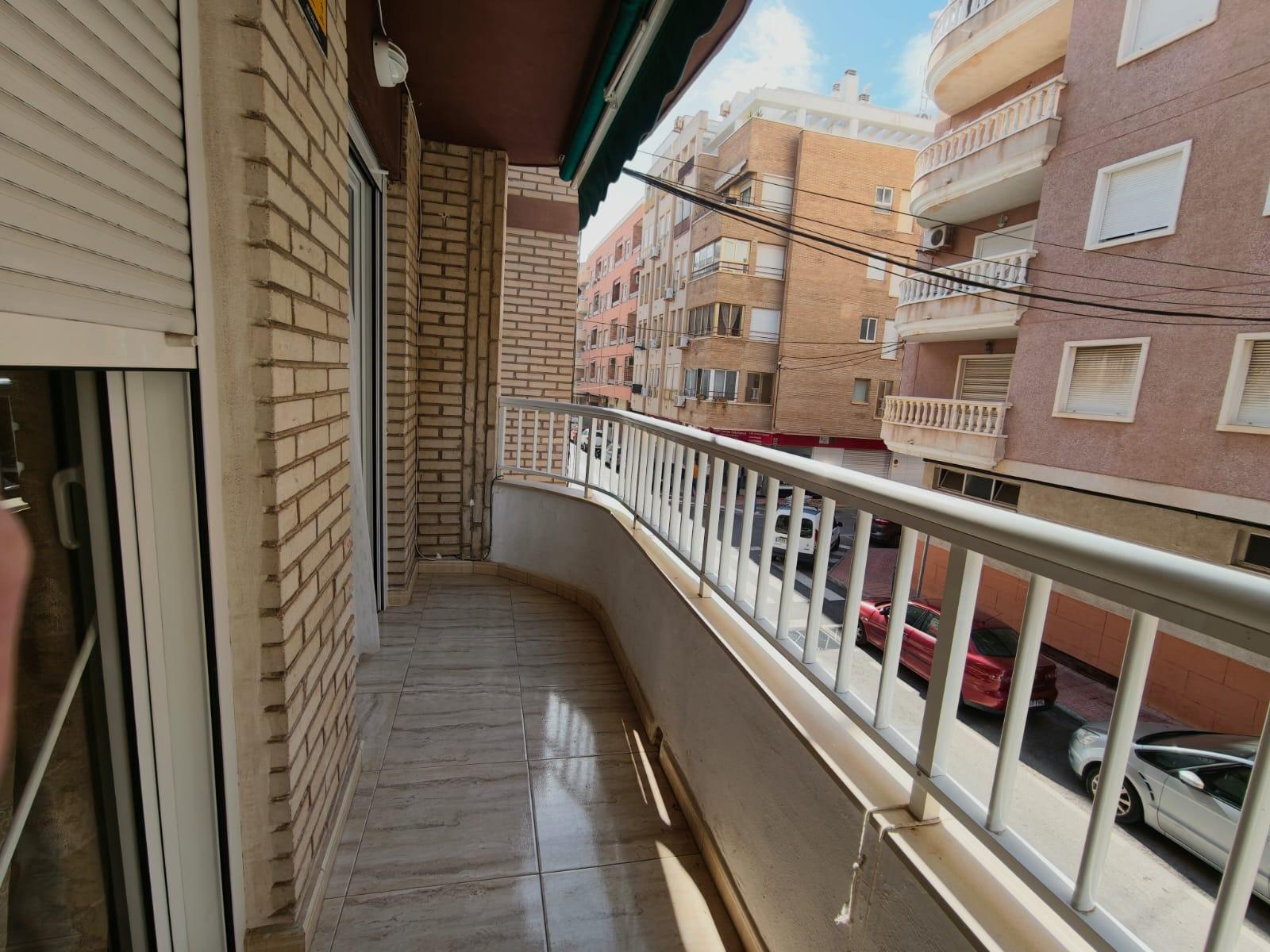 Complex grounds of the apartment in Centro, Torrevieja (view 30)