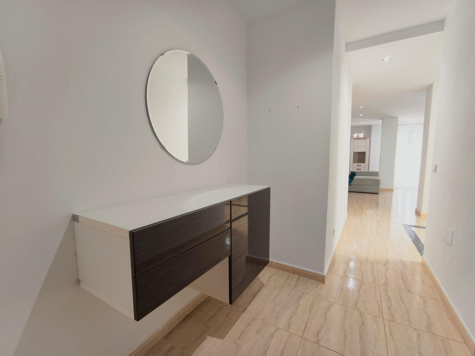 Hallway of the apartment in Centro, Torrevieja (view 32)