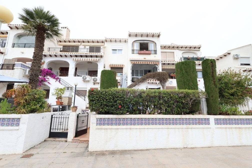 Duplex for sale in Cabo Roig, Cabo Roig - exterior view of the residential building