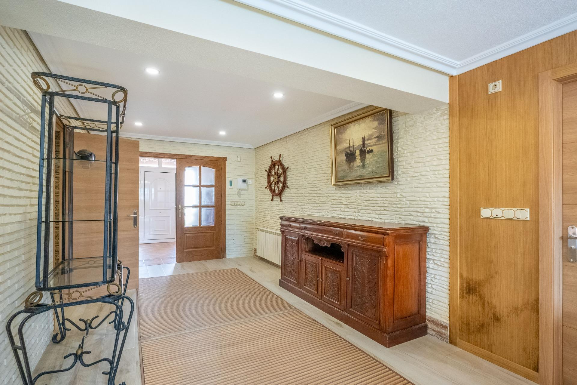 Hallway of the villa in El Chaparral, Torrevieja (view 22)
