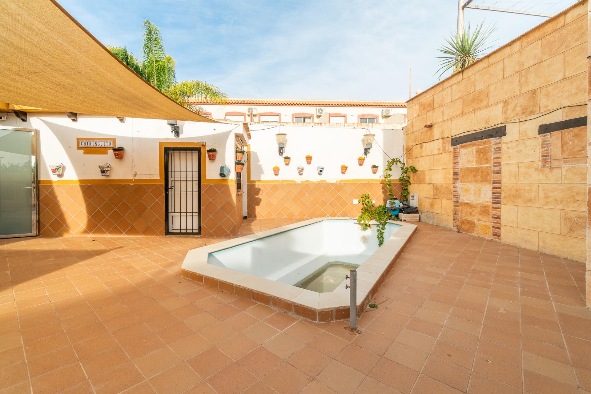 Villa for sale in Los Altos, Torrevieja - corner position with two buildings on the plot