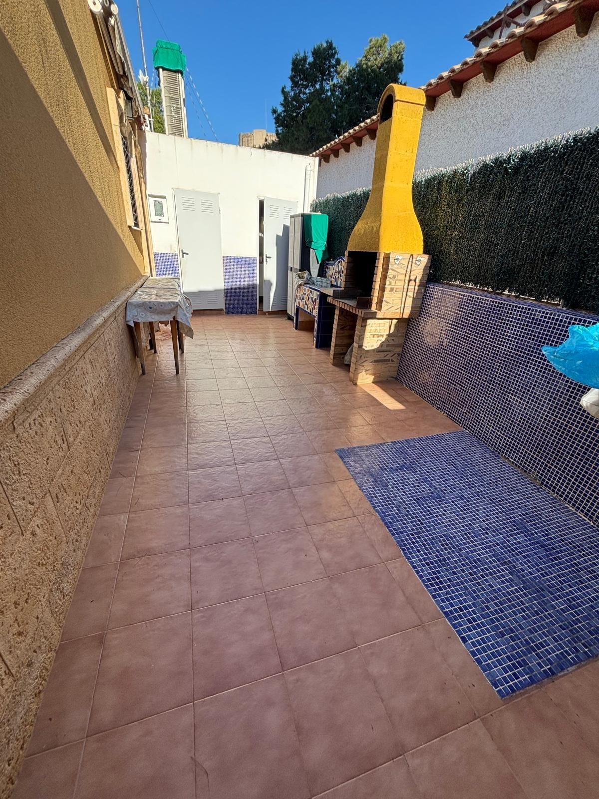 Complex grounds of the villa in Punta Prima, Orihuela Costa (view 30)