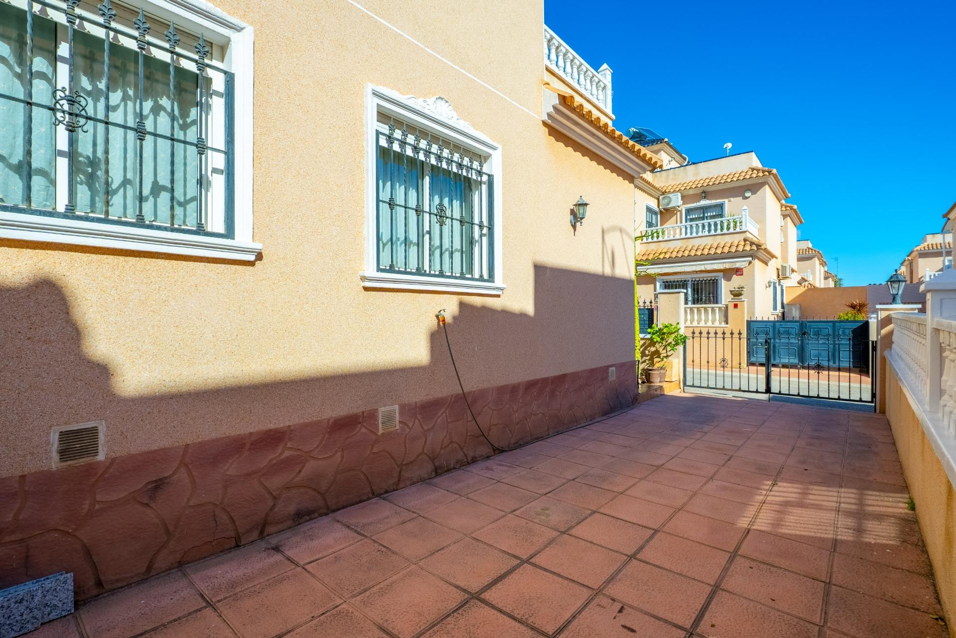 Building detail of the duplex in La Regia, Orihuela Costa (view 31)