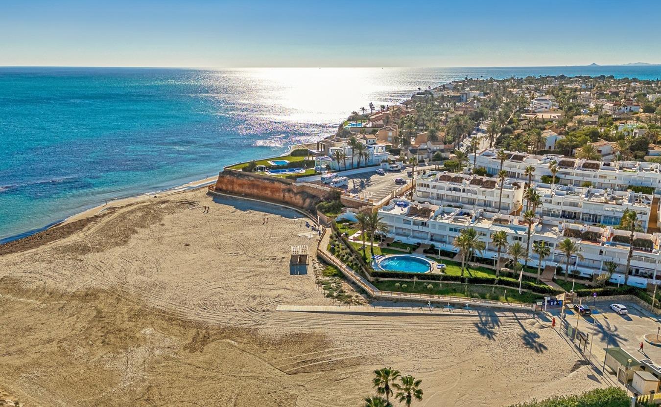 Aerial perspective of the villa and plot
