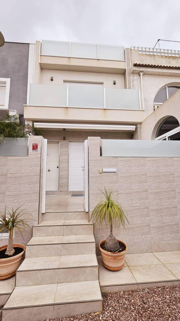 Entrance of the duplex in La Siesta, Torrevieja (view 46)