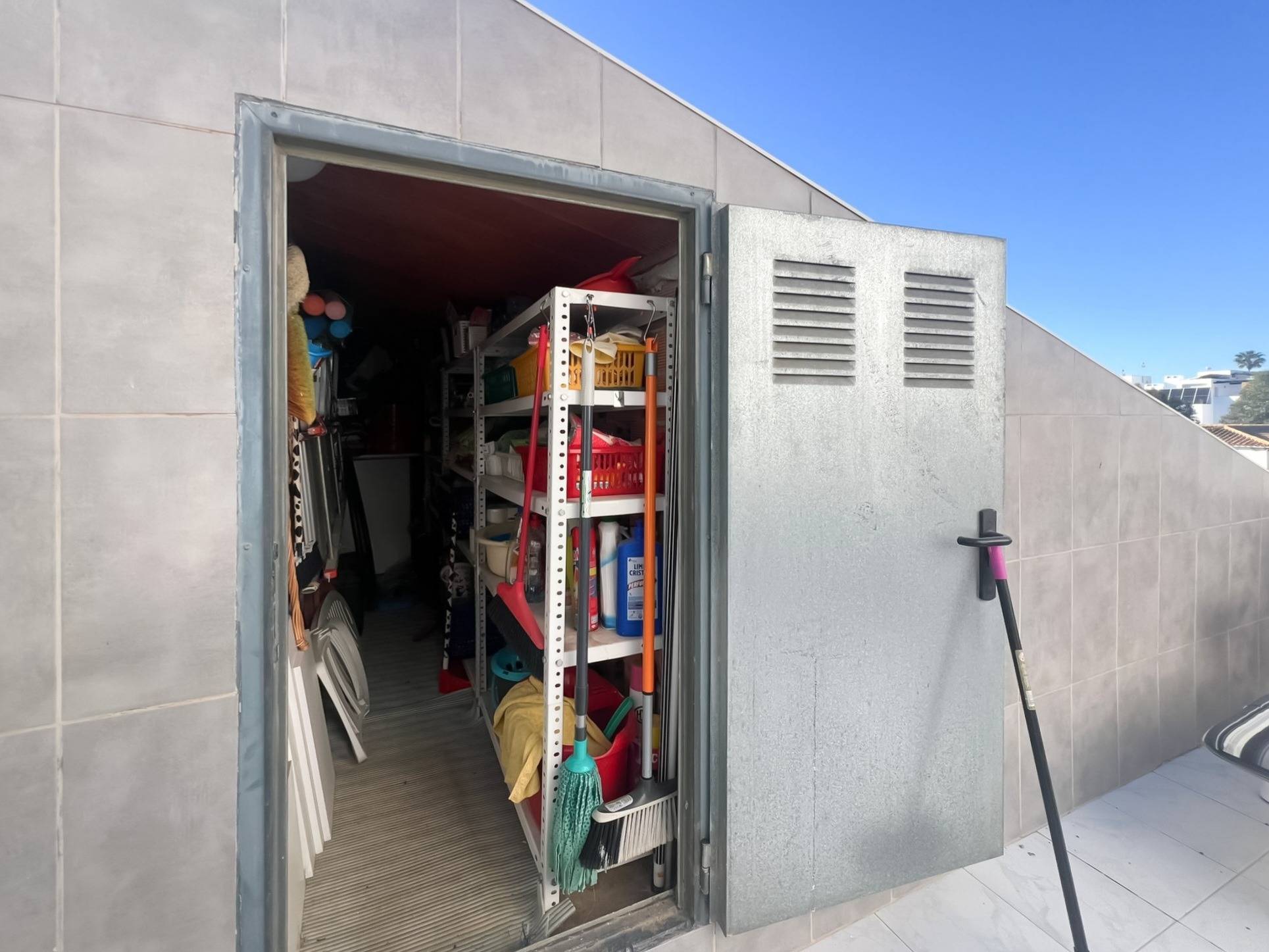 Hallway and bedroom door access