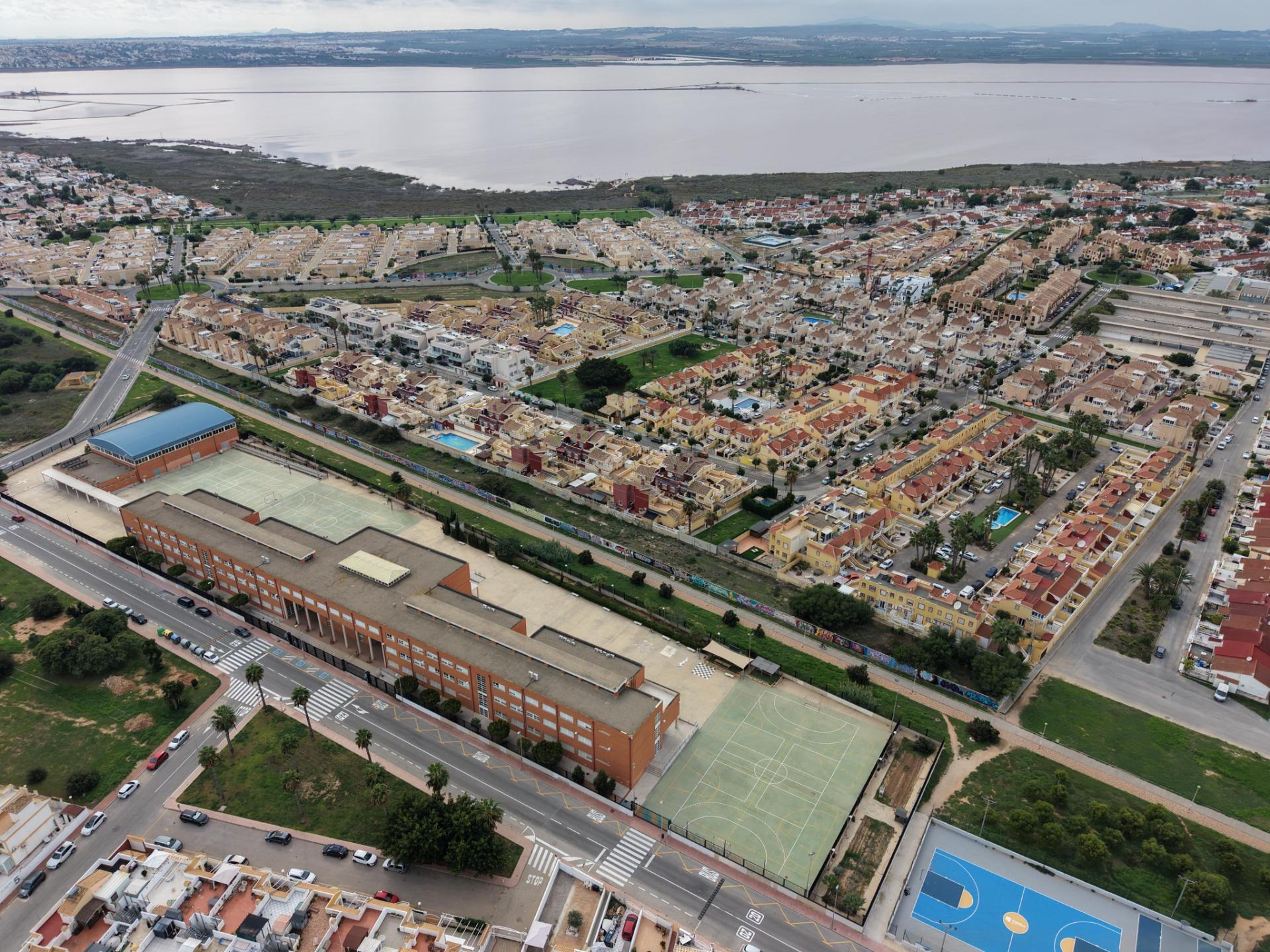 Parking area of the bungalow in El limonar, Torrevieja (view 27)