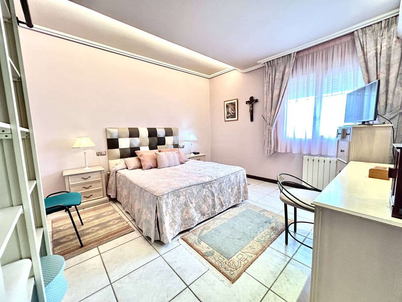 Fourth bathroom on the upper floor
