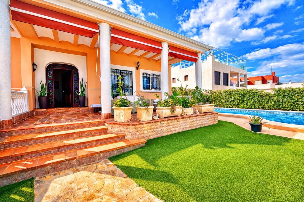 Large living room on the ground floor with tiled flooring