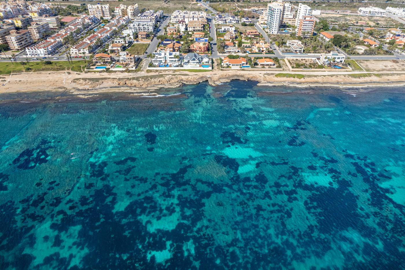Complex grounds of the apartment in La veleta, Torrevieja (view 40)