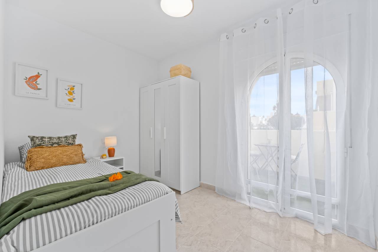 Street view of the villa in La Zenia, Orihuela Costa (view 28)